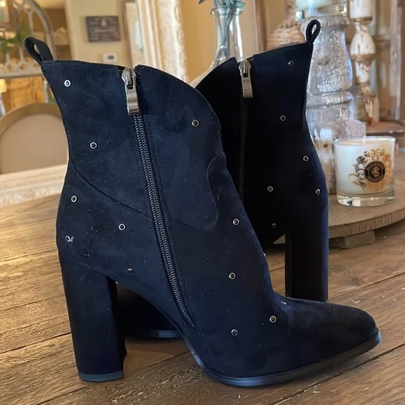 Atalina Black suede studded Booties Size 9 - Picture 3 of 5